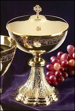 Grapes & Wheat Engraved Ciborium with Celtic Cross Cover