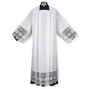Box Pleated Clergy Alb with Lace Edging